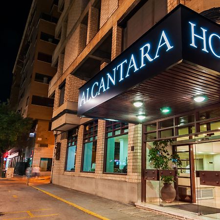 Hotel Alcántara Caces Kültér fotó