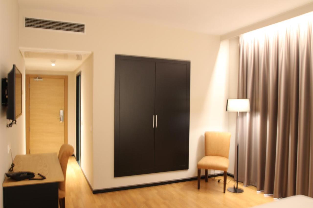 Hotel Alcántara Caces Kültér fotó