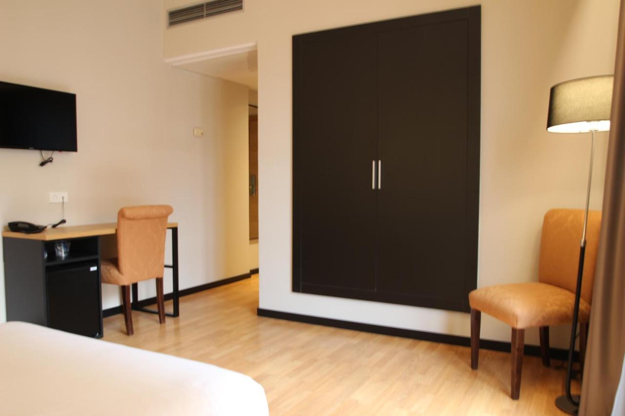Hotel Alcántara Caces Kültér fotó