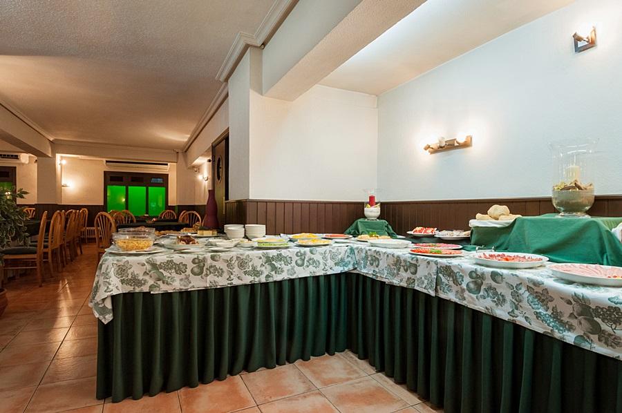 Hotel Alcántara Caces Kültér fotó